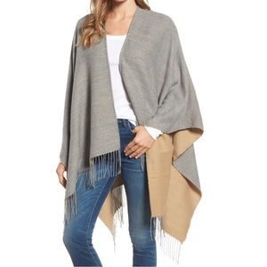 Excellent condition Halogen Reversible Ruana w fringe 
grey/camel color OS